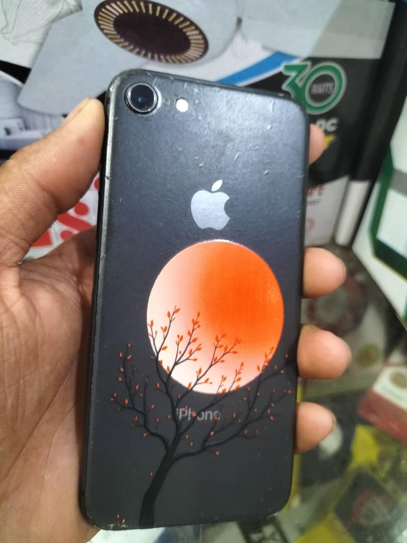 Apple iPhone 8 0