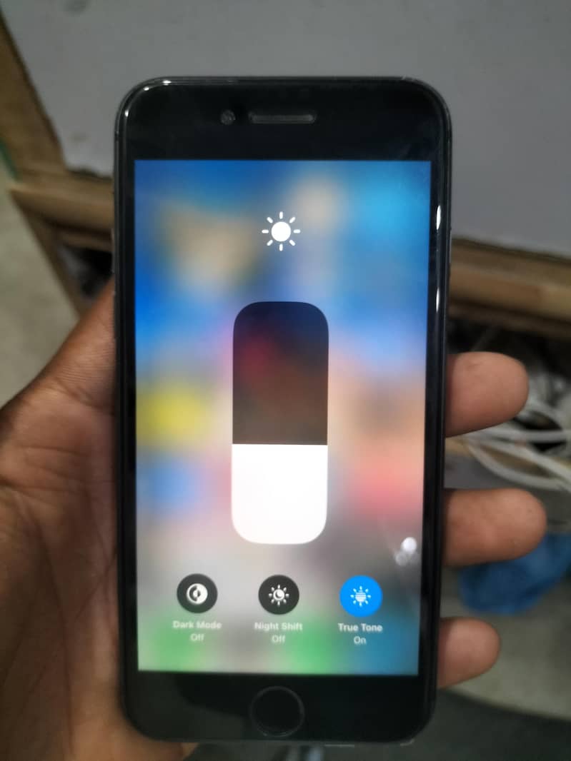 Apple iPhone 8 3