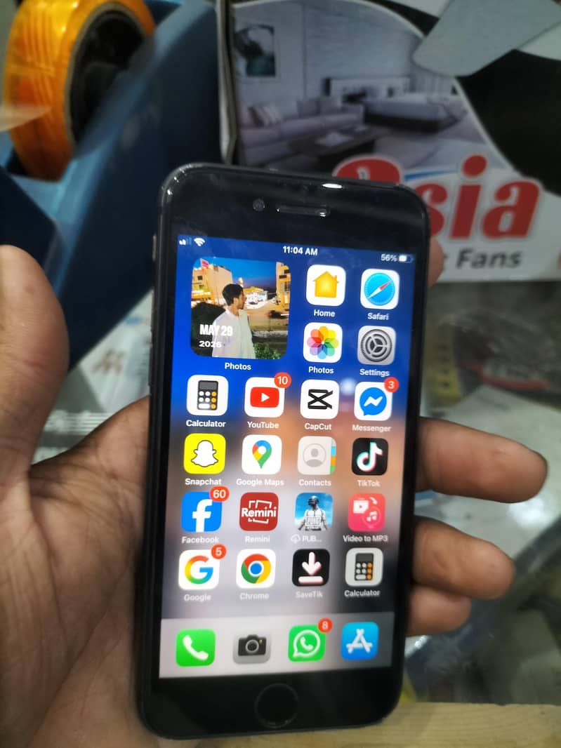 Apple iPhone 8 4