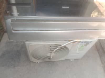 1.5 ton inverter orient almost new total janiun