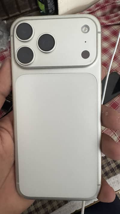 I phone 17 pro max