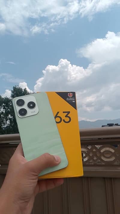 Realme C63 (urgent sale)