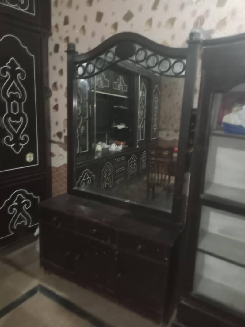 dressing table 0