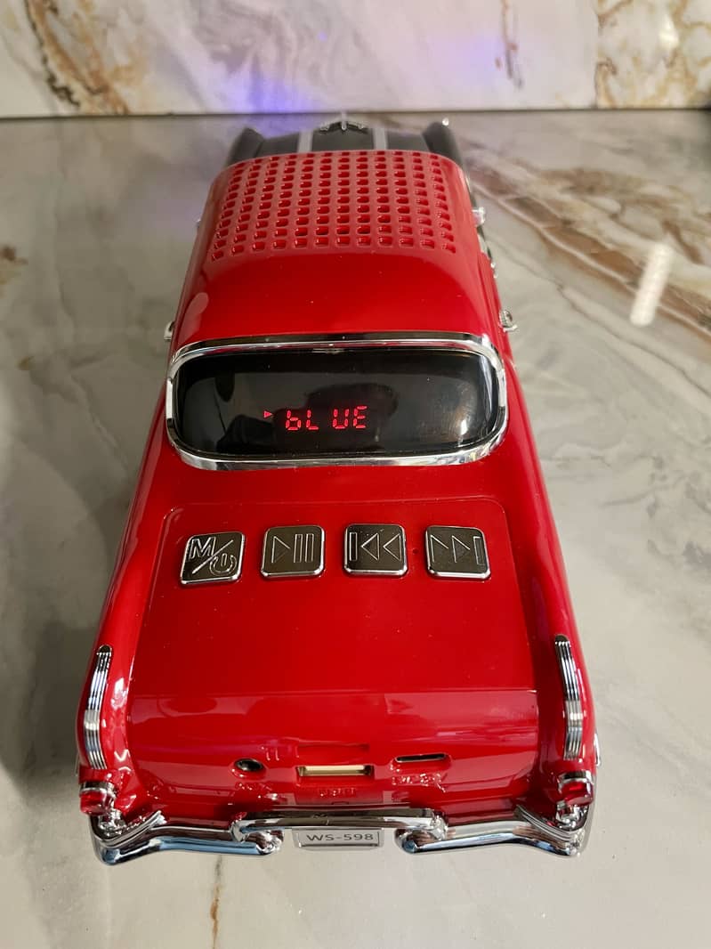 Car shape bluetooth speaker 4