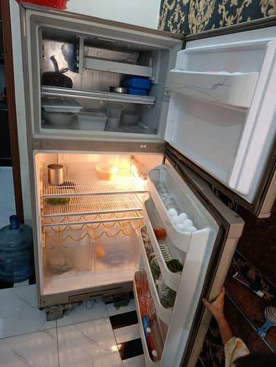 Jumboo size dawlance refrigerator