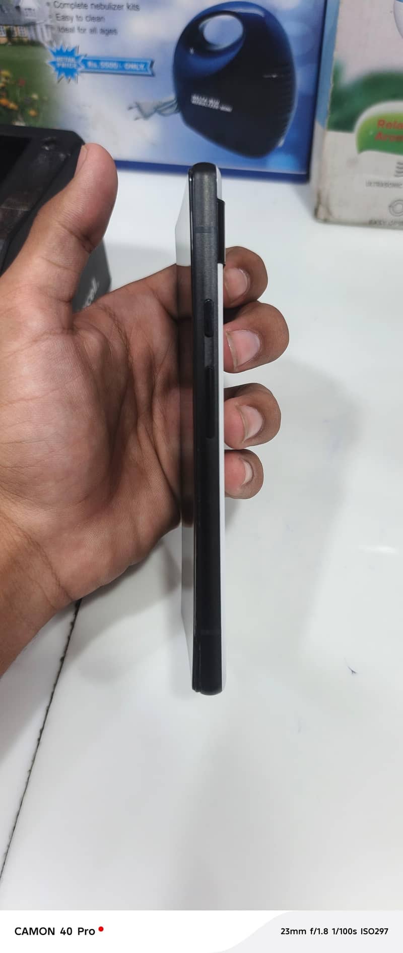 Google Pixel 6a 5