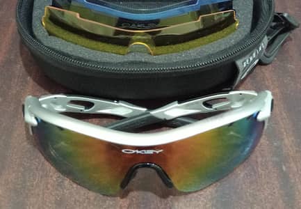 Oakley Radar EV Path Sports Sunglasses With Extra Lens & Hard Case