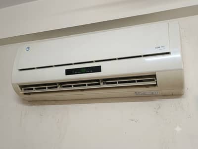 PEL 1.5 Ton Inverter AC (Heat & Cool) - 100% Original Condition