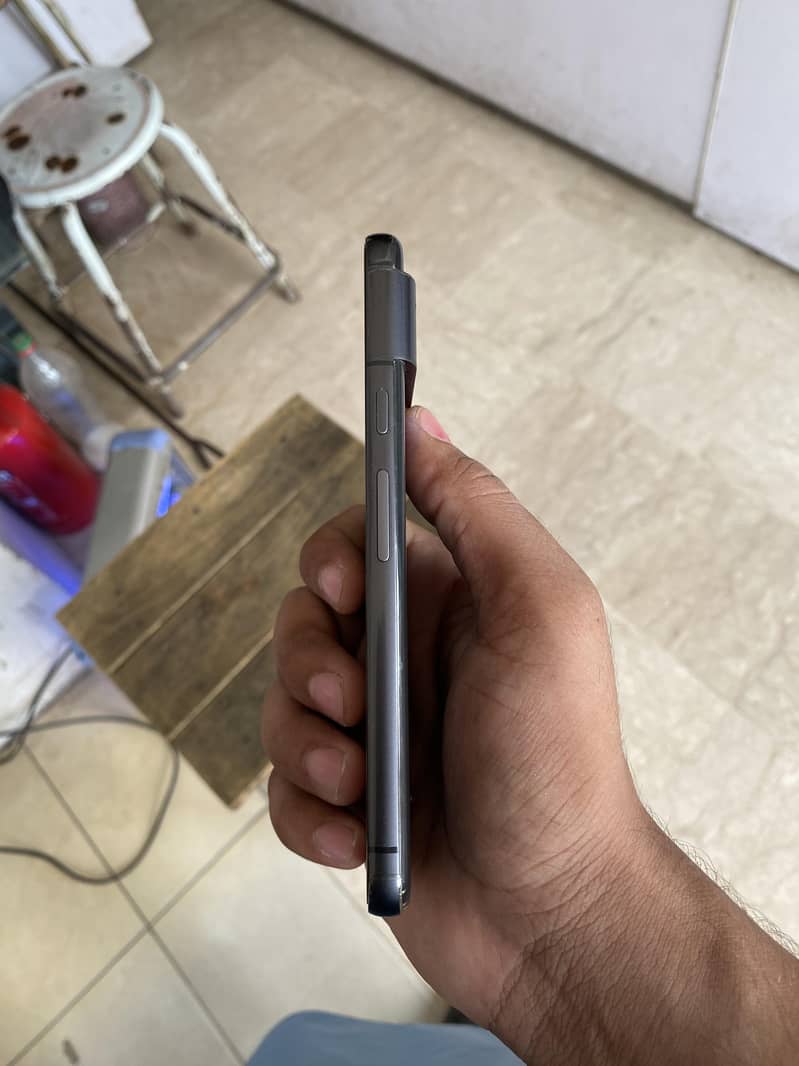Google Pixel 8 2
