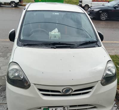 Daihatsu Mira Windscreen