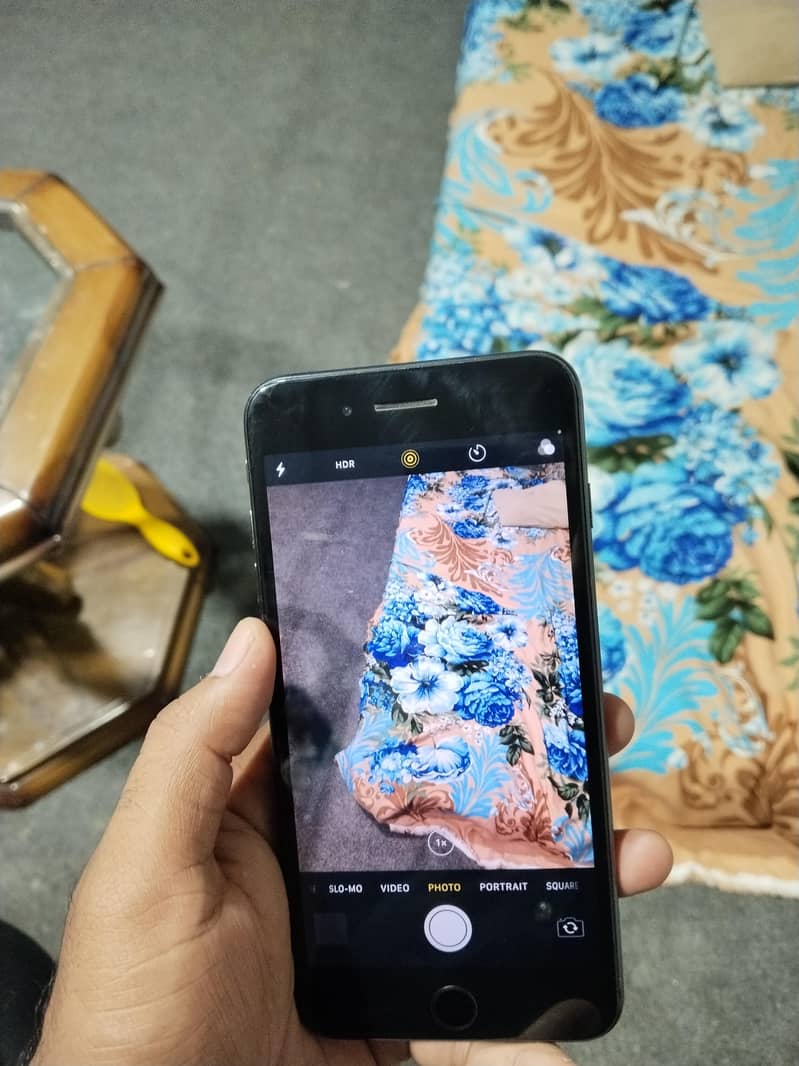 Apple iPhone 7 Plus 2