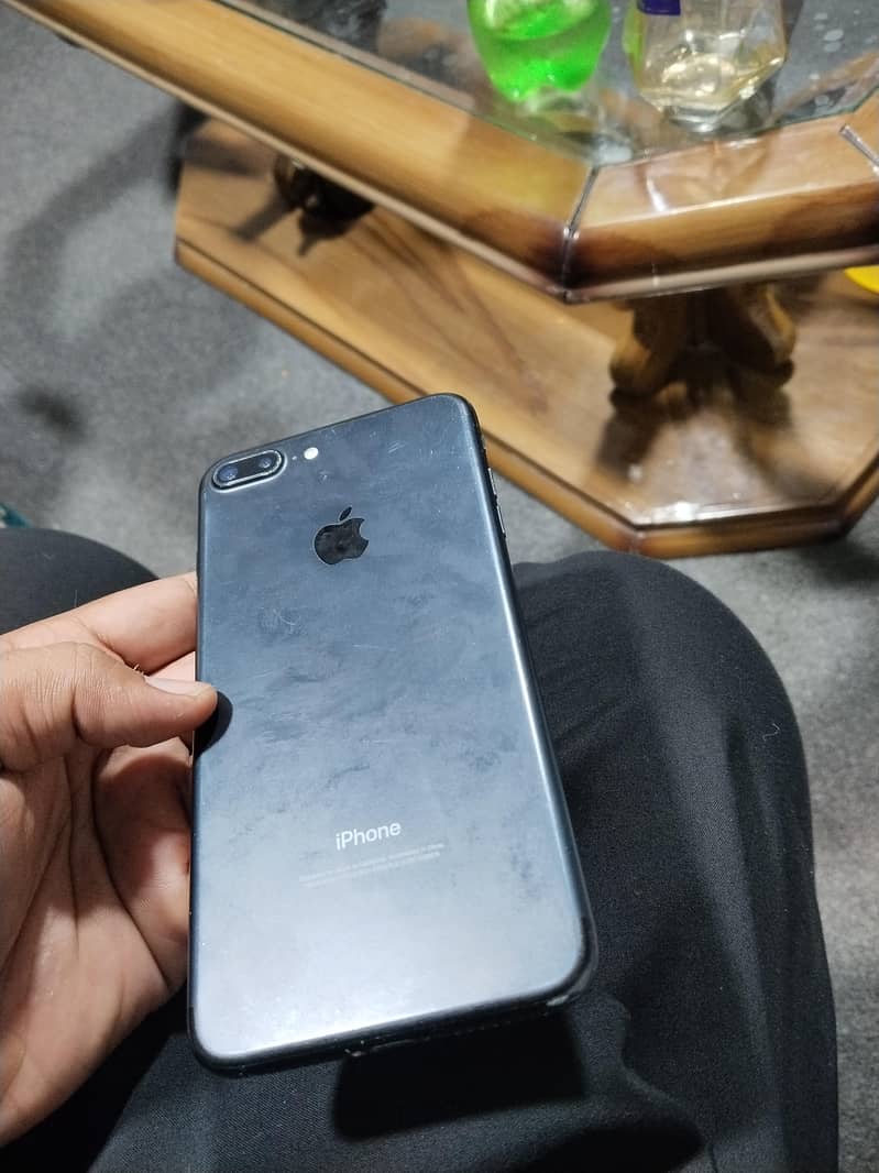 Apple iPhone 7 Plus 3