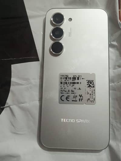 tecno spark 40 pro 8+256 new condition just few das