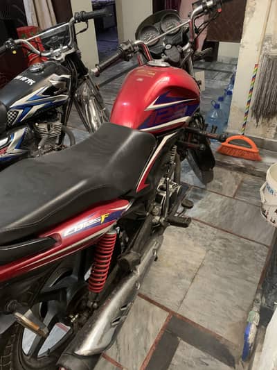 honda CB125 F