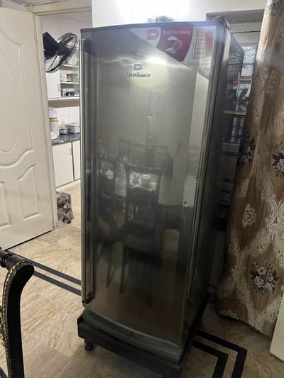 Dawlance VF-1035 WB Vertical Freezer – Excellent Working Condition