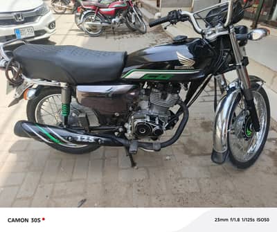 SE125  selfstart  black