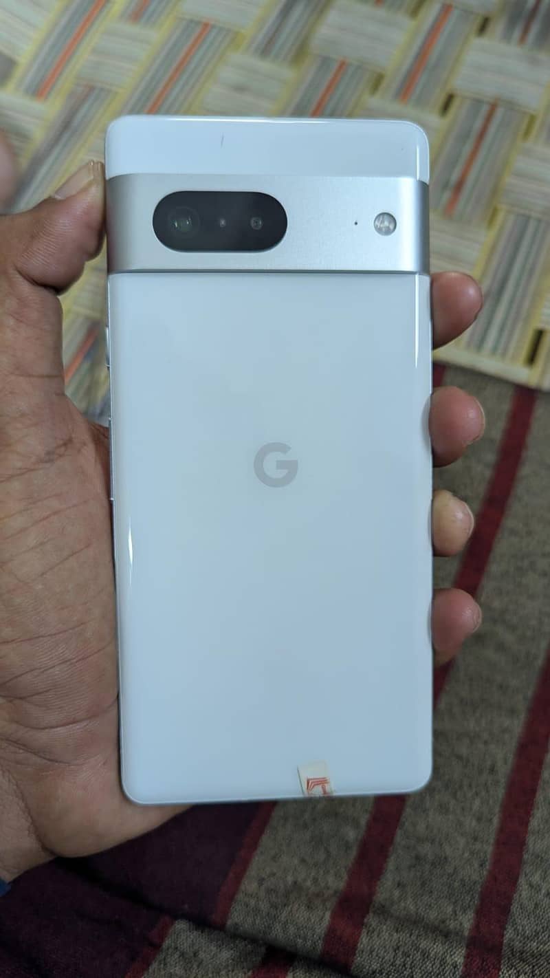 Google Pixel 7 4