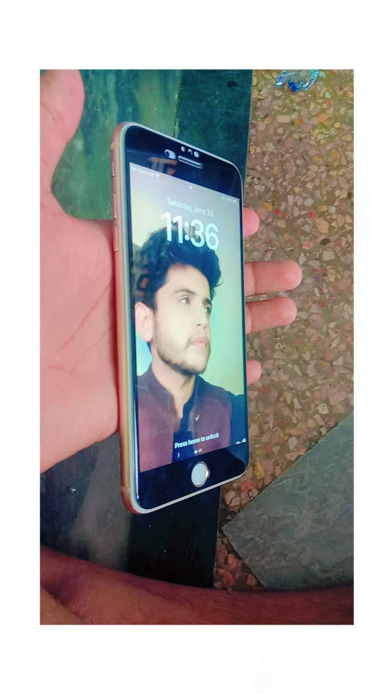 Apple iPhone 8 Plus 2