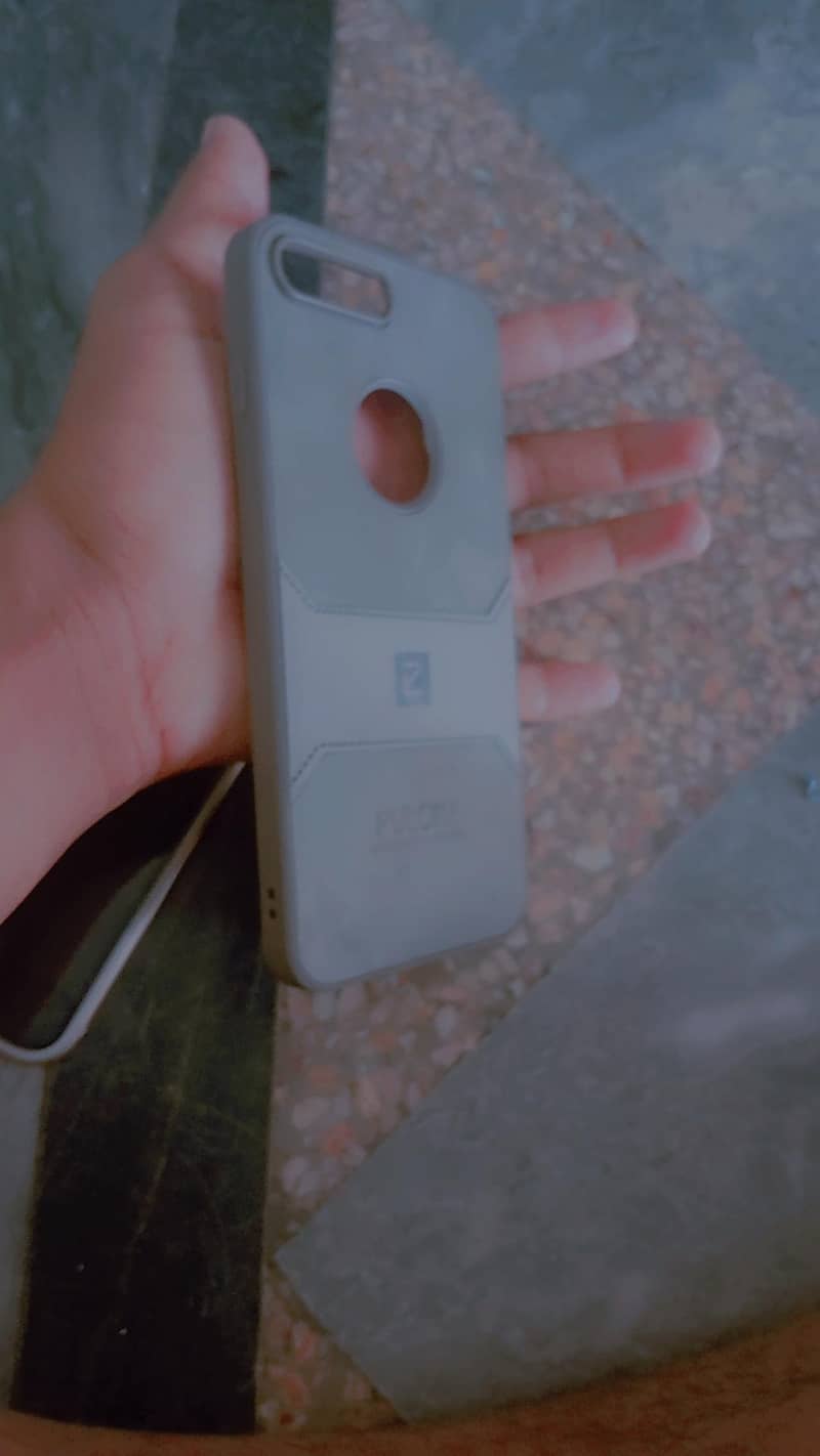 Apple iPhone 8 Plus 5