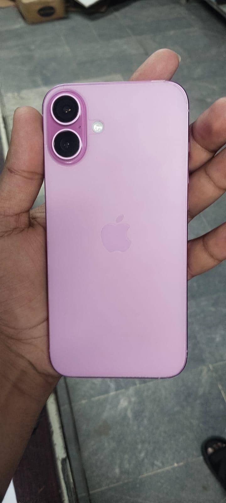 Apple iPhone 16 Plus 2