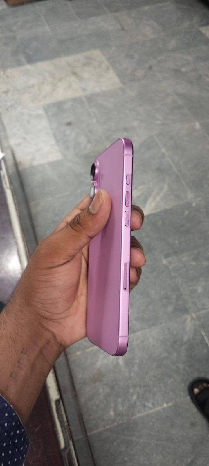 Apple iPhone 16 Plus 8