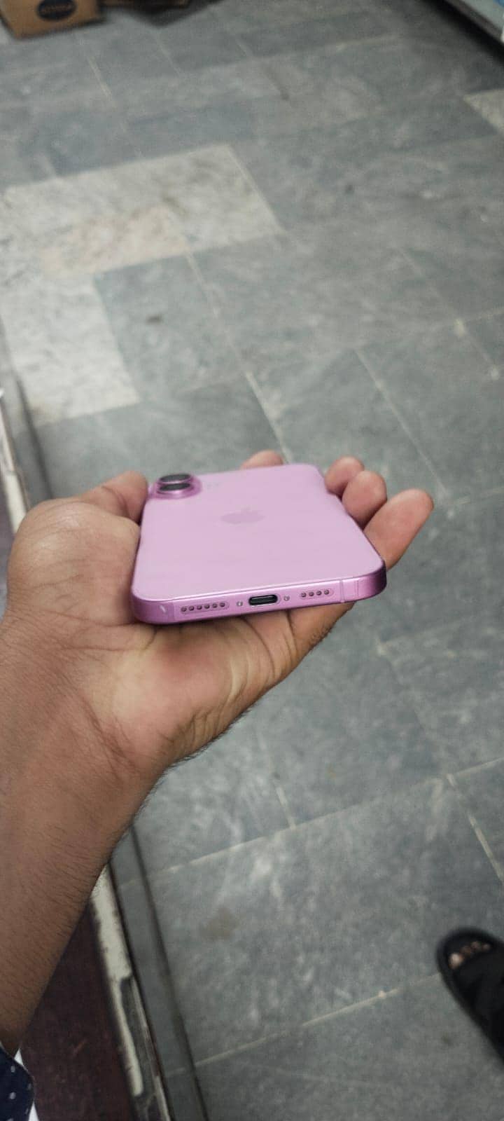 Apple iPhone 16 Plus 9