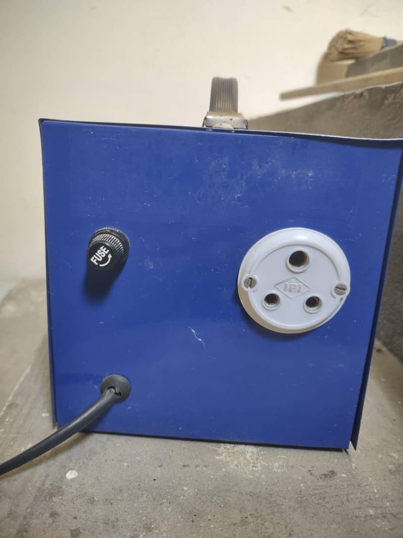 Automatic voltage stabilizer 1
