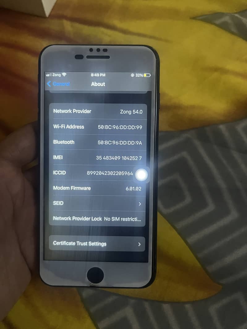Apple iPhone 8 Plus 1