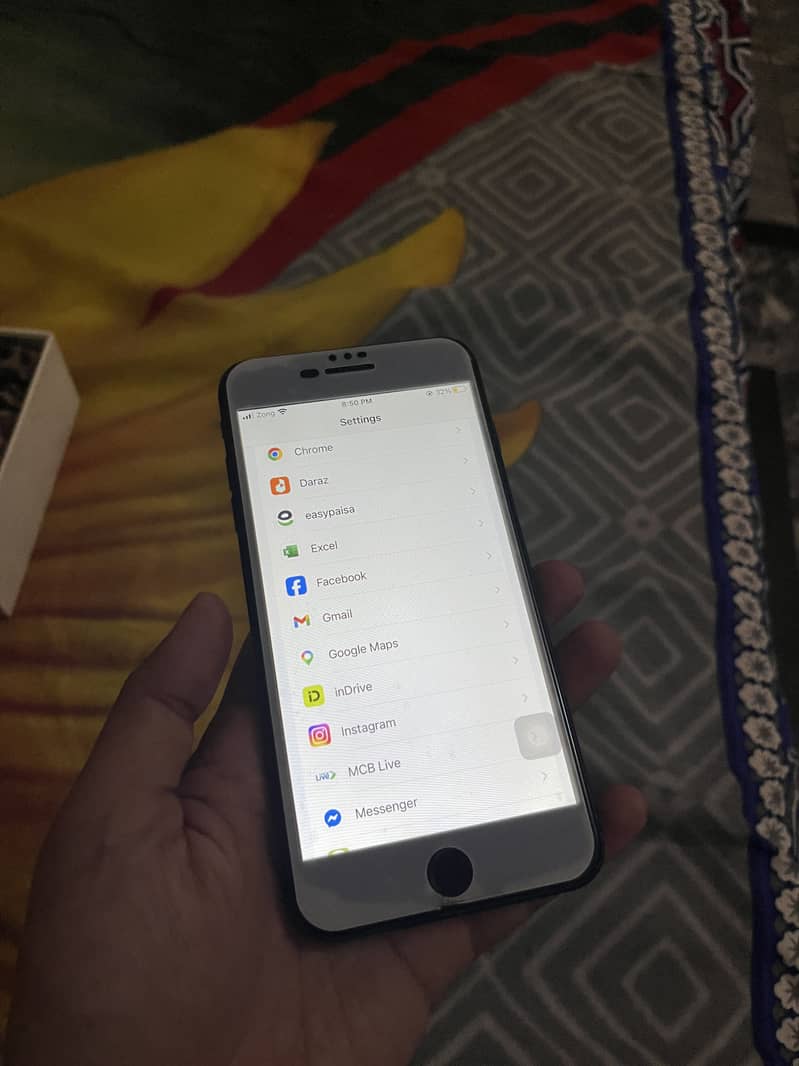 Apple iPhone 8 Plus 9