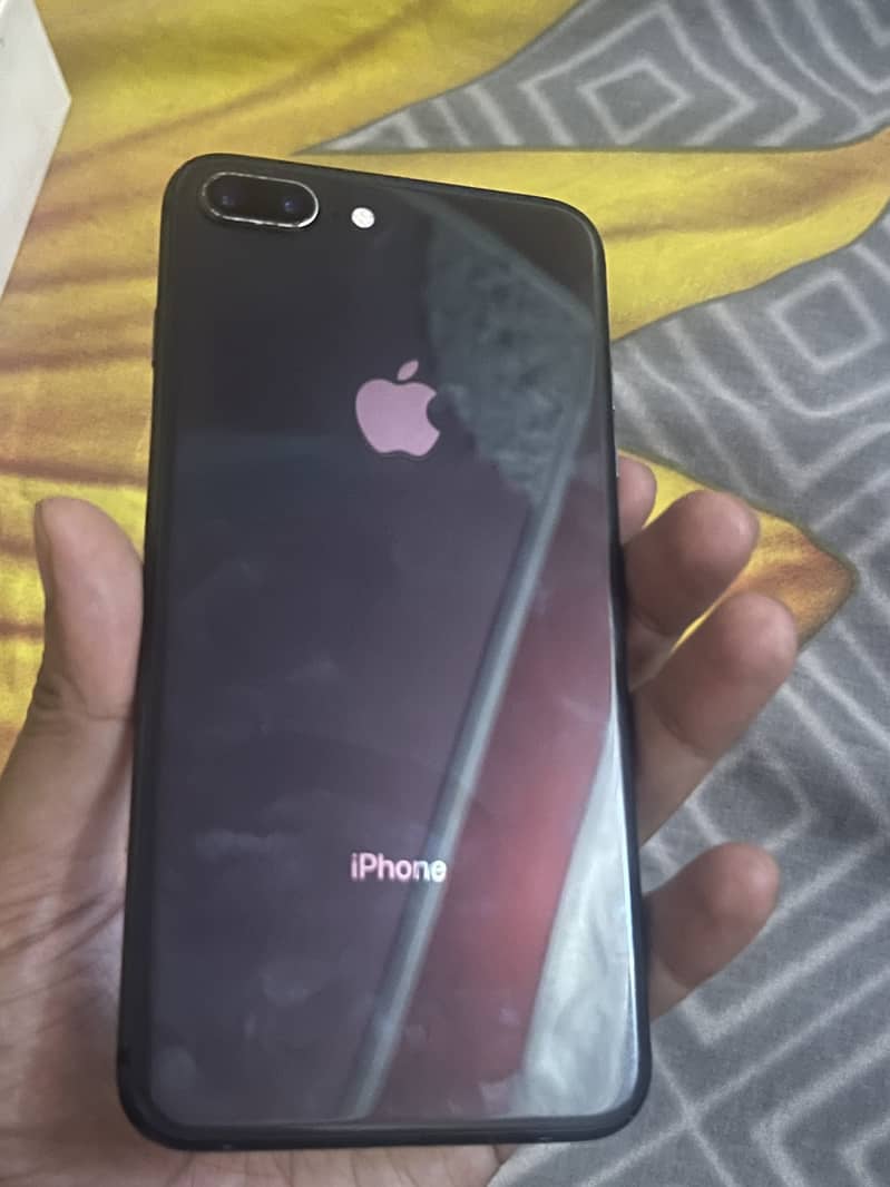 Apple iPhone 8 Plus 11
