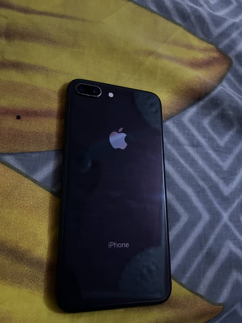 Apple iPhone 8 Plus 12