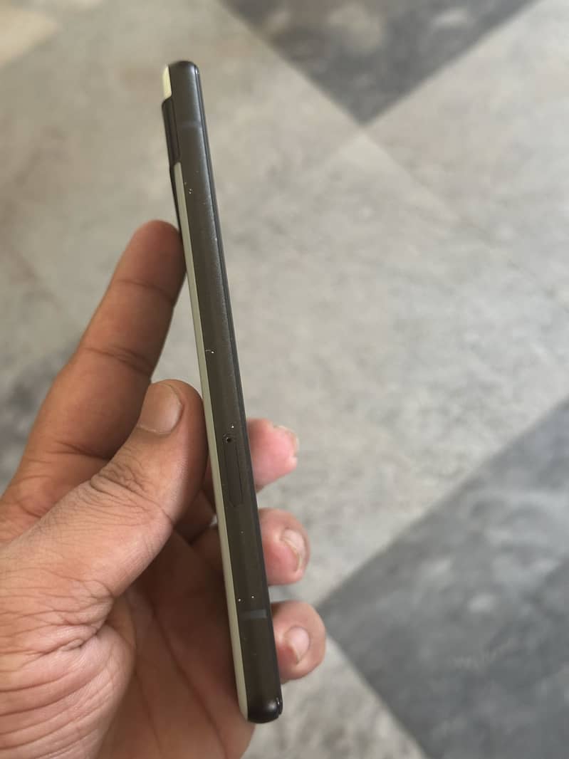 Google Pixel 6a 5