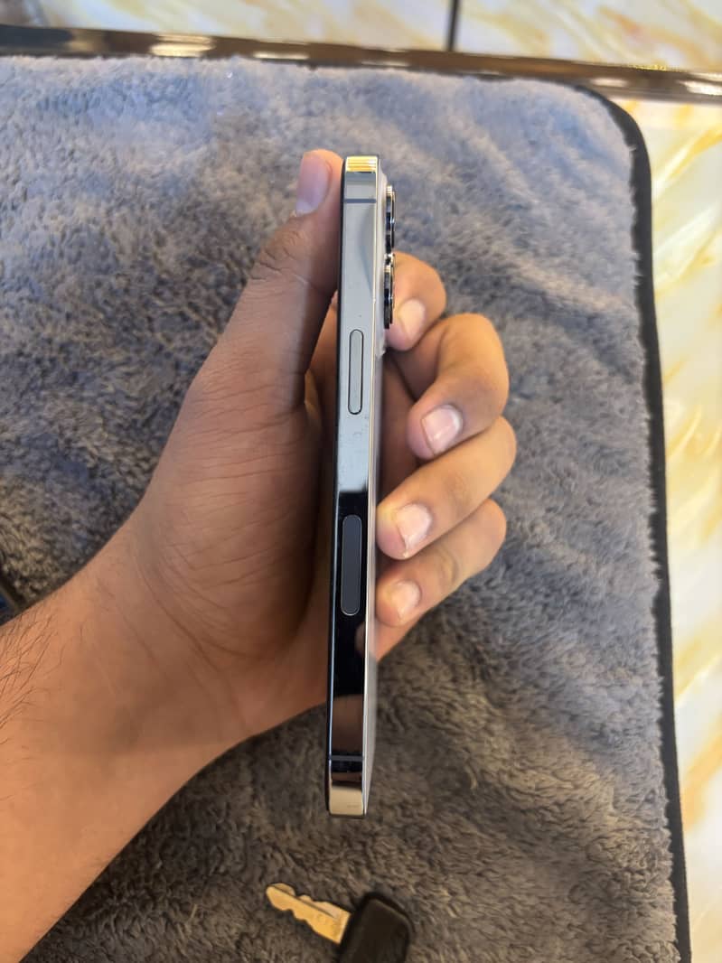 iPhone 13pro 1