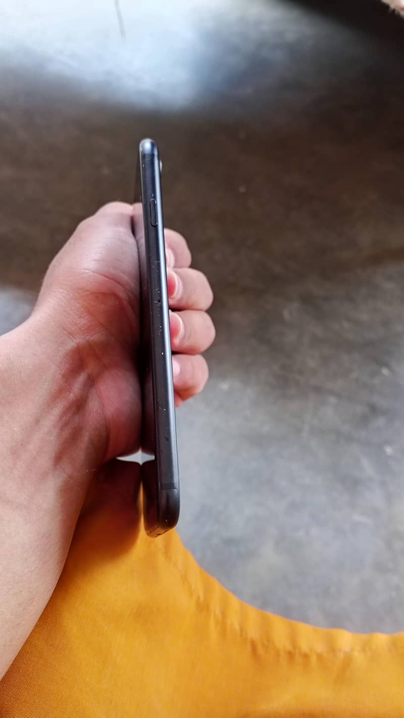 Apple iPhone 7 2