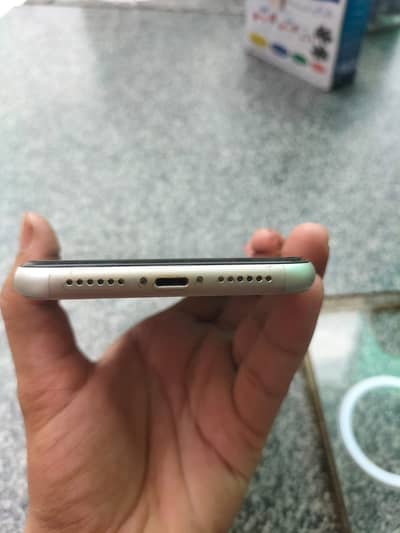 I phone 11 factory unlock white