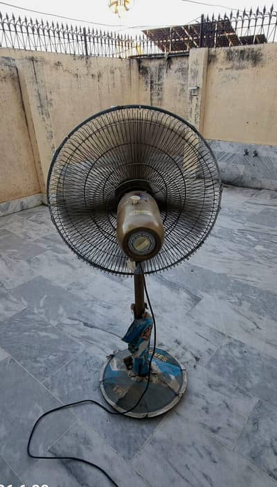 WAVES Heavy Duty 24" Pedestal Fan| Copper Motor | New Condition | 99%