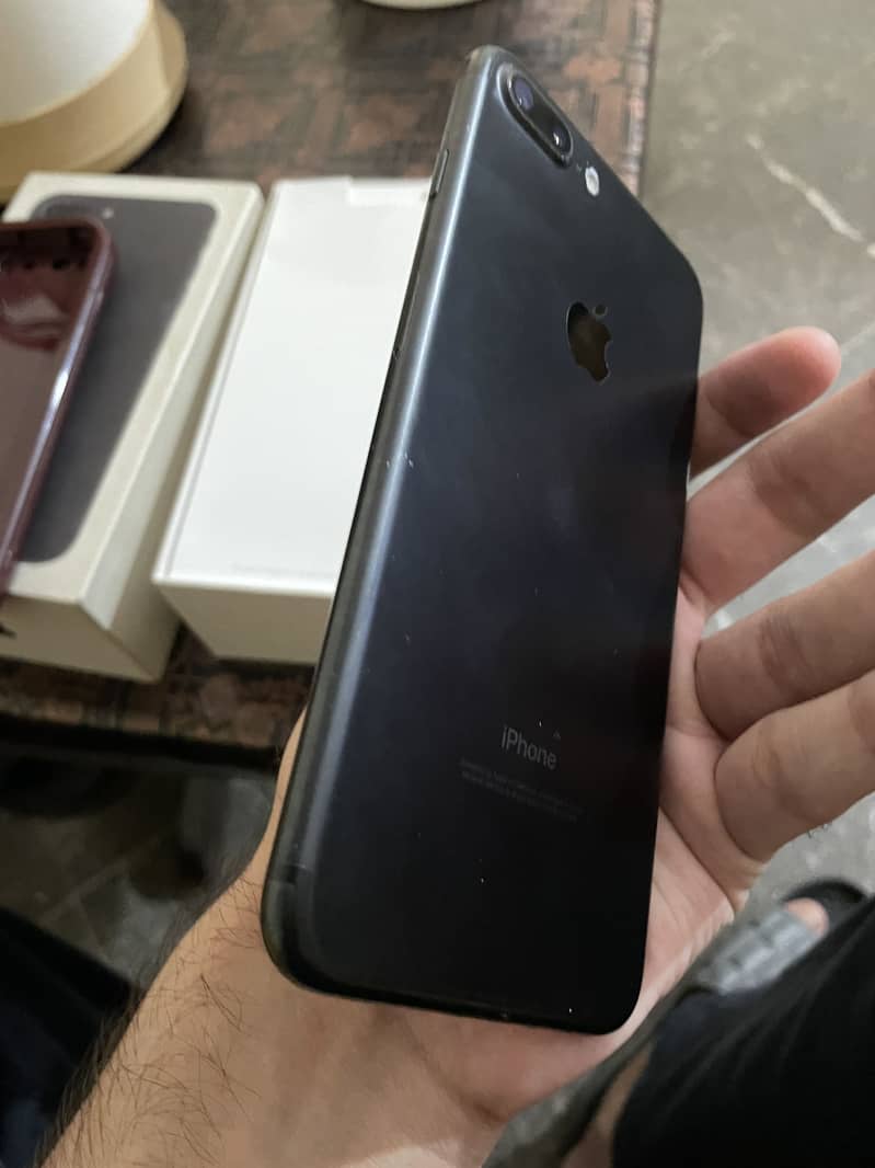 Apple iPhone 7 Plus 5