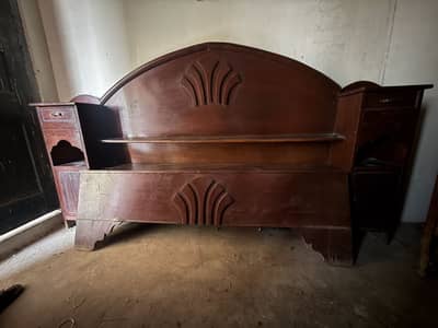King bed in solid and good condition