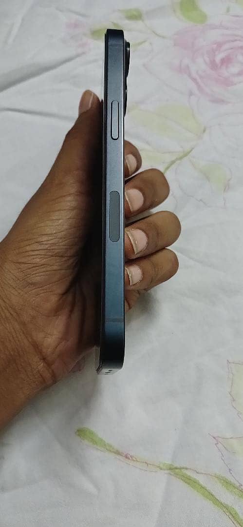 Apple iPhone 13 4