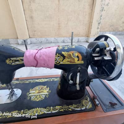 Vintage Singer Heavy Duty Sewing Machine - Excellent Condition