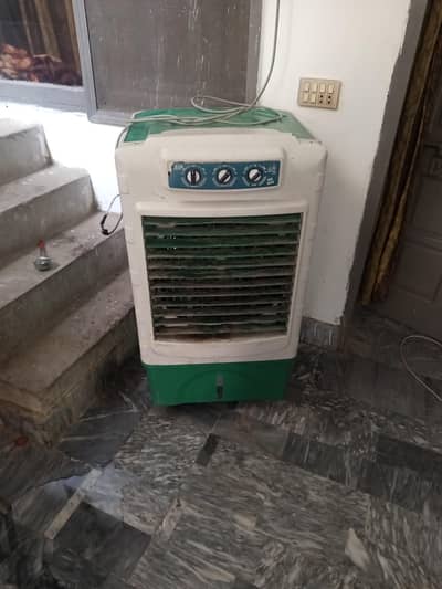 12 volt Air cooler in running conditions both fan and water fan