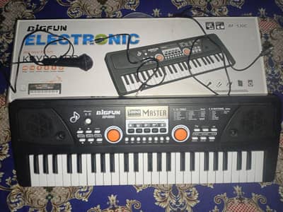 Electronic piano