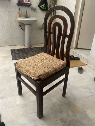 8 wooden dining chairs for sell