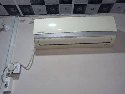 Orient split Ac 1 ton  good condition