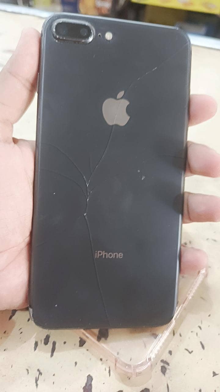 Apple iPhone 8 Plus 1