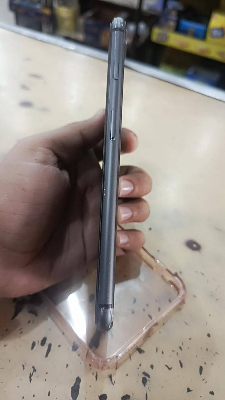 Apple iPhone 8 Plus 2