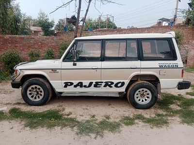 Mitsubishi Pajero 1988 5 door
