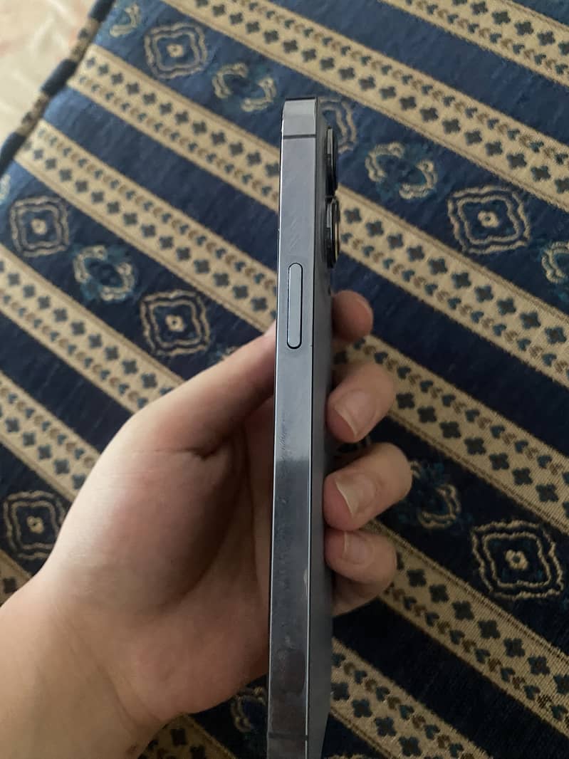 Apple iPhone 13 Pro 4
