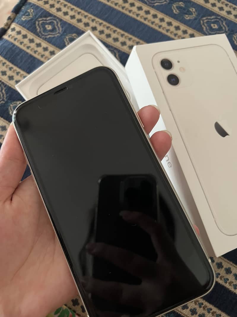 Apple iPhone 11 4