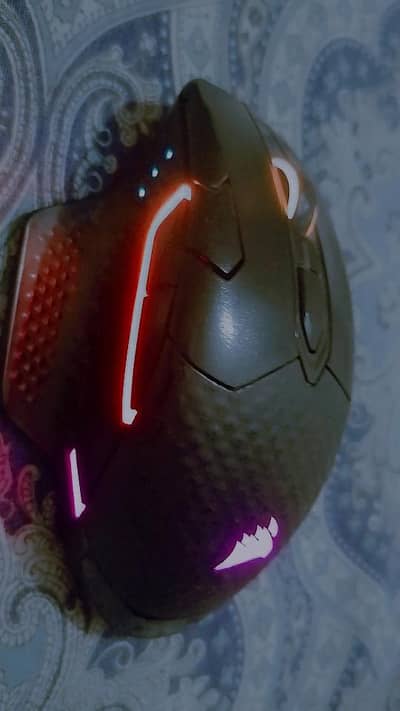 a new  gaming mouse from Corsair dark core RGB pro wireless gaming